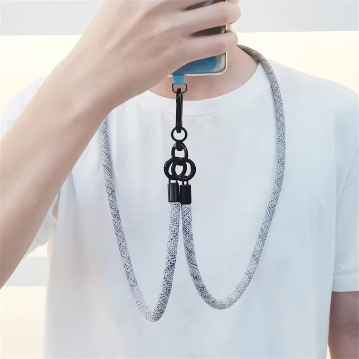 Lanière universelle longue et  - Neck Hanging Phone Holder avis et prix